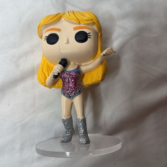 Taylor Swift Resin Pop Music Ornament with Yellow Hair and Sparkly Outfit. - Picture 3 of 6